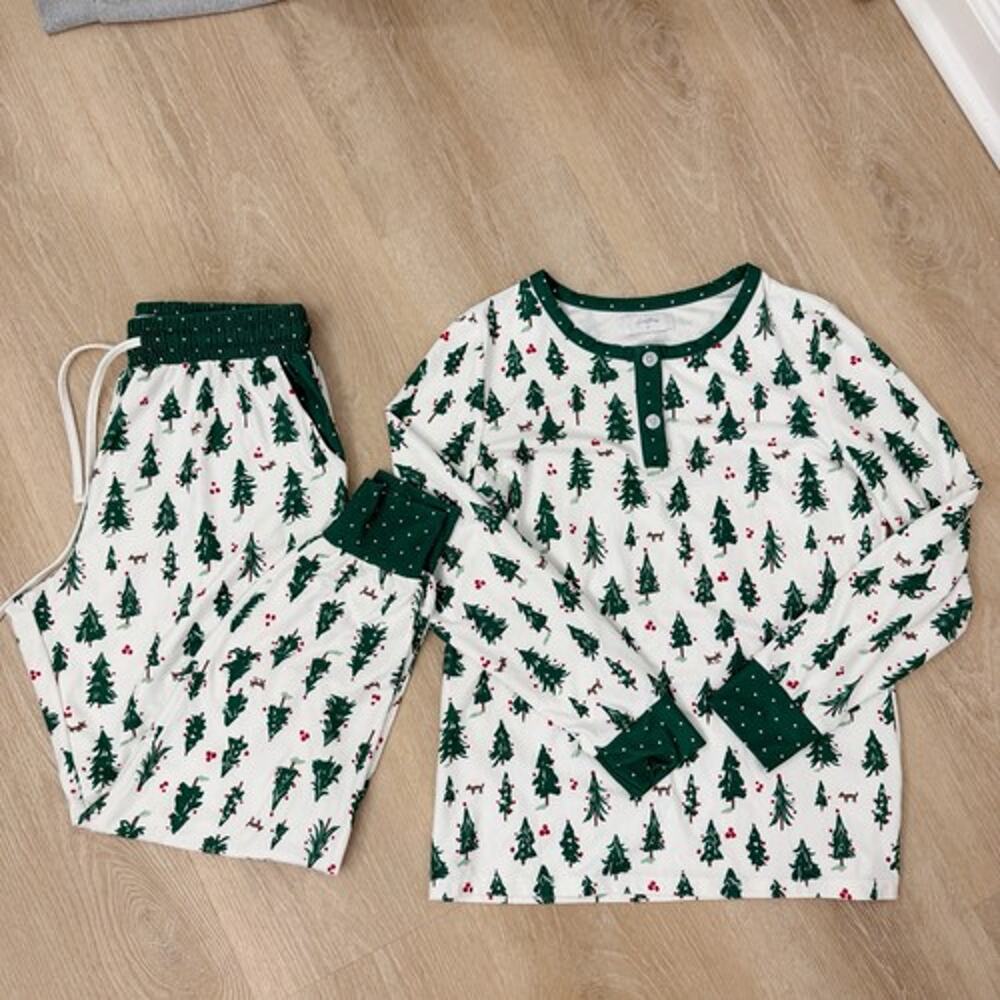 Women’s Sweet Honey Christmas Pajama 2 Piece Set Size M